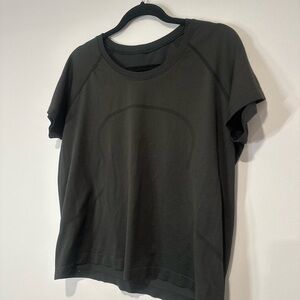 lululemon athletica Swiftly Tech Short-Sleeve Shirt 2.0 Waist Length